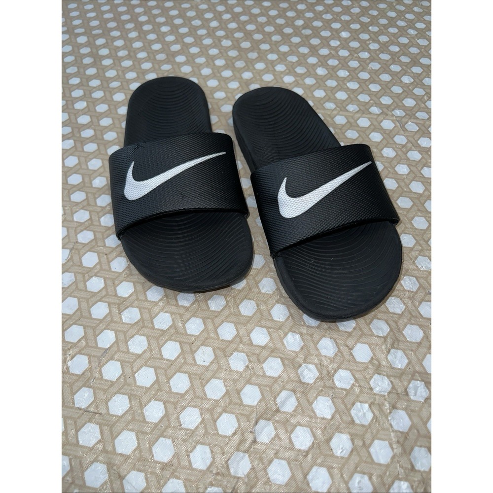 Nike-Slides Black  819352-001 Boys Size 4Y